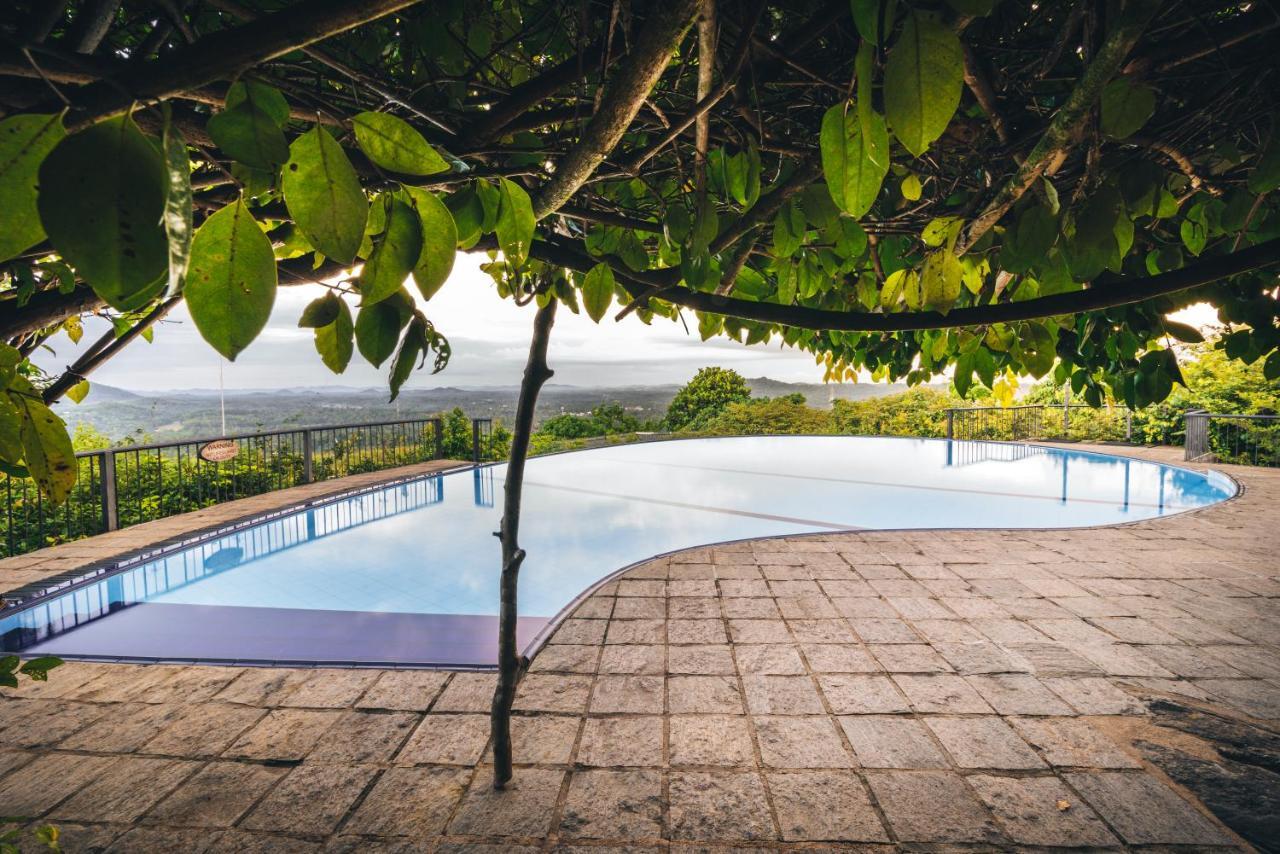 Kithul Kanda The Mountain Resort Padukka Exterior photo